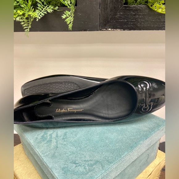 SALVATORE FERRAGAMO  Patent Leather Broni Ballet Flats Sz 8. Made in Italy - Picture 9 of 12
